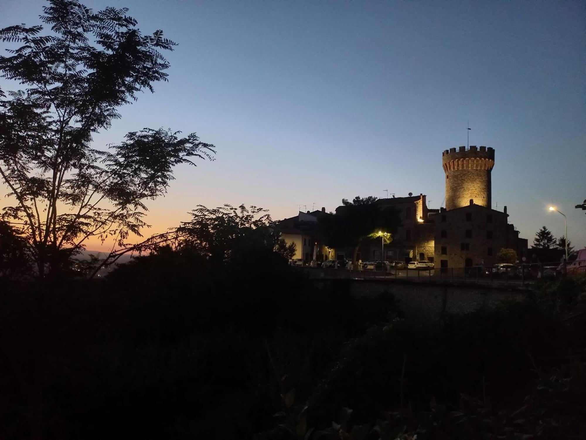 Dalle Stelle Ficulle Buitenkant foto